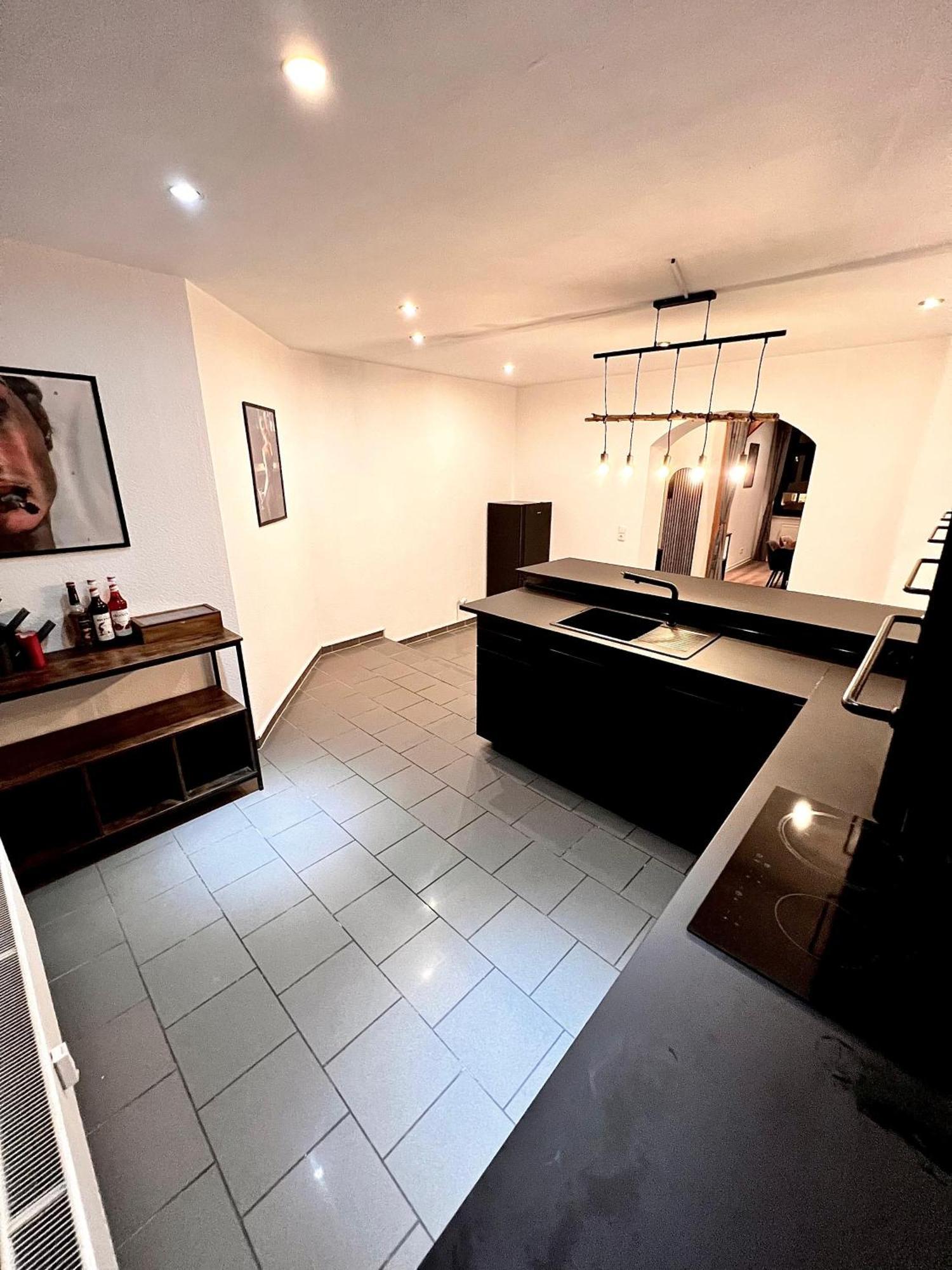 Modern Apartment *